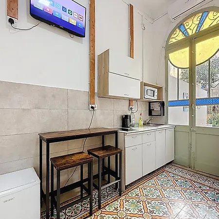 아파트 Modern With Private Jacuzzi & Garden, Wifi & Air Conditioning 그지라